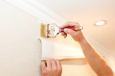 Pose de papier peint à Roquedur — revêtements muraux et toiles de verre